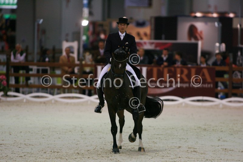 LAUGKS_MEGGLE\'S WELTTALL_MILANO_2011_SS2_2441.jpg